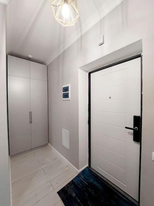 Жк Only Sun В 10 Минутах От Аэропорта Apartment Nur-Sultan  Exterior photo
